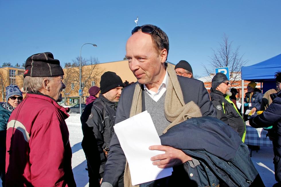 Jussi Halla-ahon suosio nousi varsinaisena vaalipäivänä. 