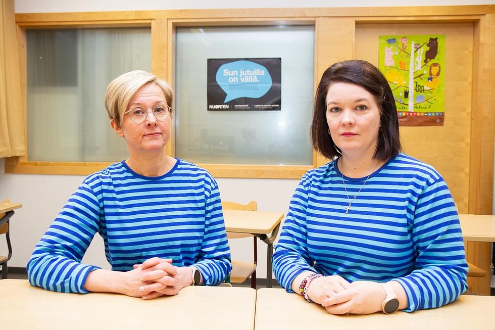 OAJ:n luottamusmies Johanna Nevalainen (vas.) ja OAJ:N Nurmeksen paikallisyhdistyksen puheenjohtaja Nanna Meriläinen ovat huolissaan kouluista kaupungin säästöpaineiden alla.