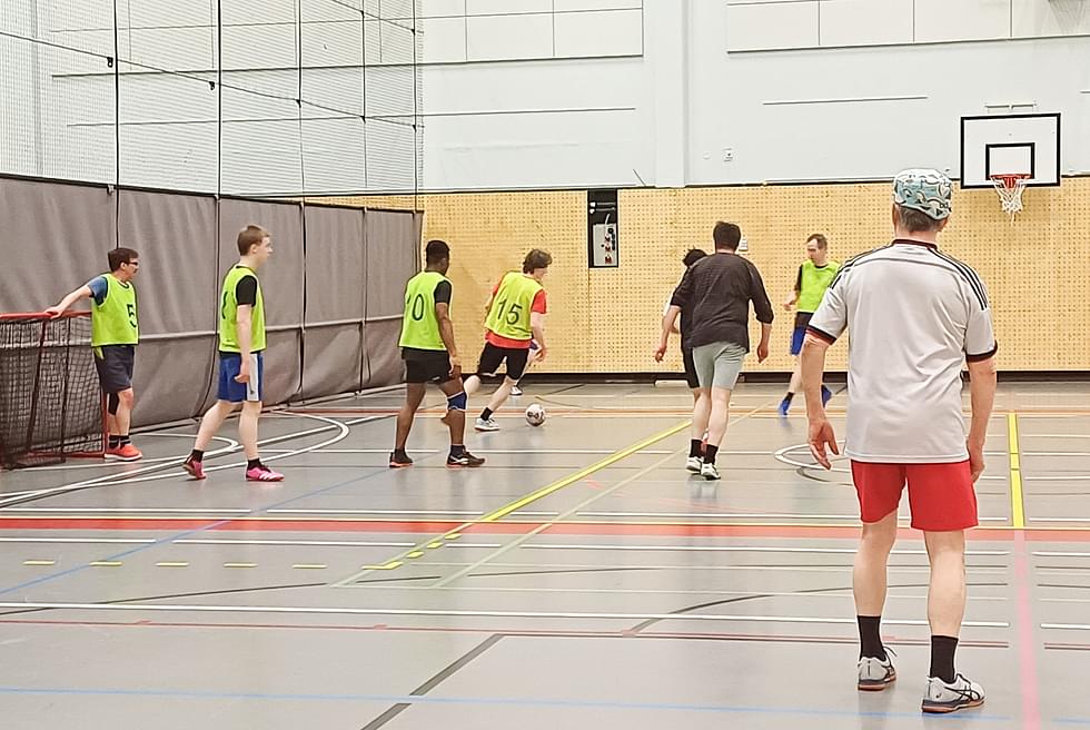 Futsal-ryhmä on kokoontunut Pielis-areenalle pelaamaan kahtena kertana viikossa.