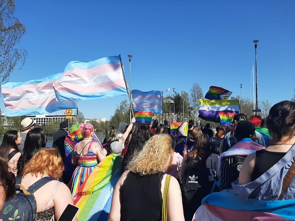 Joensuussa marssittiin seksuaali- ja sukupuolivähemmistöjen oikeuksien puolesta lauantaina 18. toukokuuta.